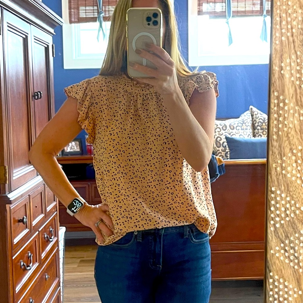 THML Women’s sleeveless cheetah print top